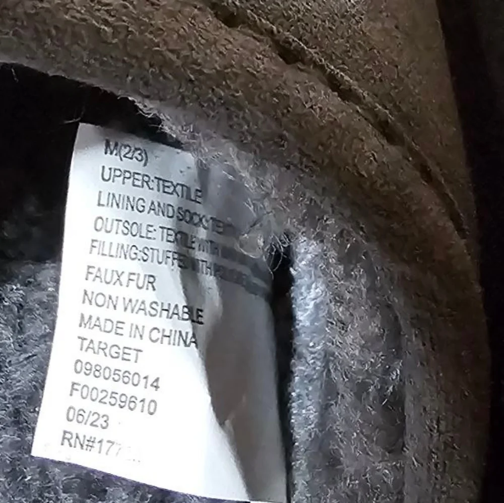 NWOT Boys Cozy Gray Slippers‎ Size 2/3